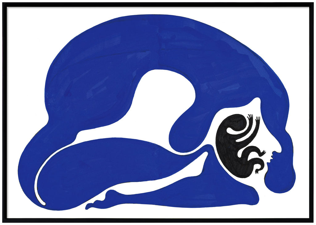Abstrakt poster av två figurer i blått och svart. Liggande format. Svart ram.
