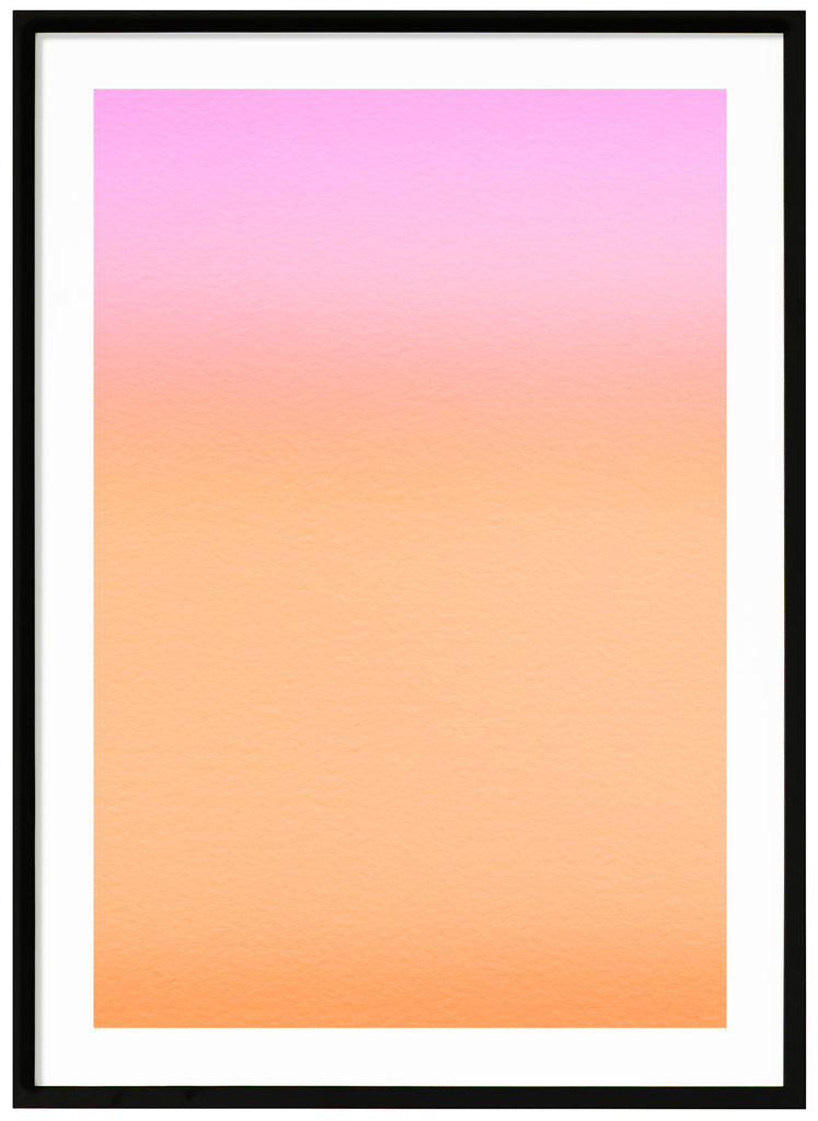 Abstrakt poster i rosa och orangea toner. Svart ram.